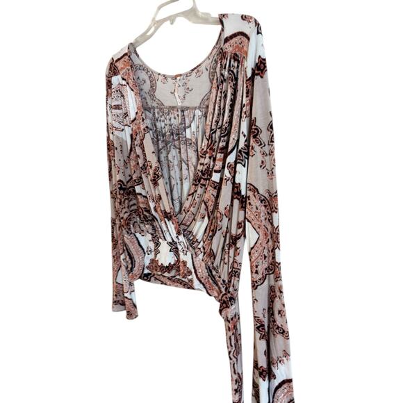 Free People Fiona Bell Sleeve Surplice Paisley Long Sleeve Top Blouse Small - Picture 3 of 6